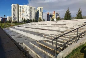 Технический анализ разрушения лестницы амфитеатра в Саратове