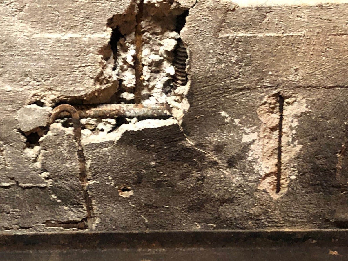 Ржавая арматура в железобетоне Ржавая арматура в железобетоне