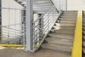 По заказу СПб ГБУ «Мостотрест» установлены аппарели для маломобильных групп населения.