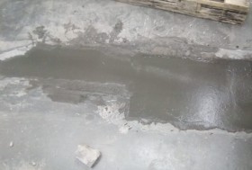 Ремонт бетонных полов наливным безусадочным составом MAPEI