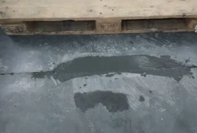 Ремонт бетонных полов наливным безусадочным составом MAPEI