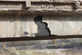 Мост на автодороге "Душанбе-Вахдат-Кулоб перевал Кулма до границы Китая"  республика Таджикистан