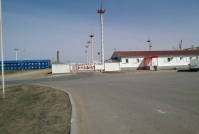 Буровая платформа Лукойл в Каспийском море
